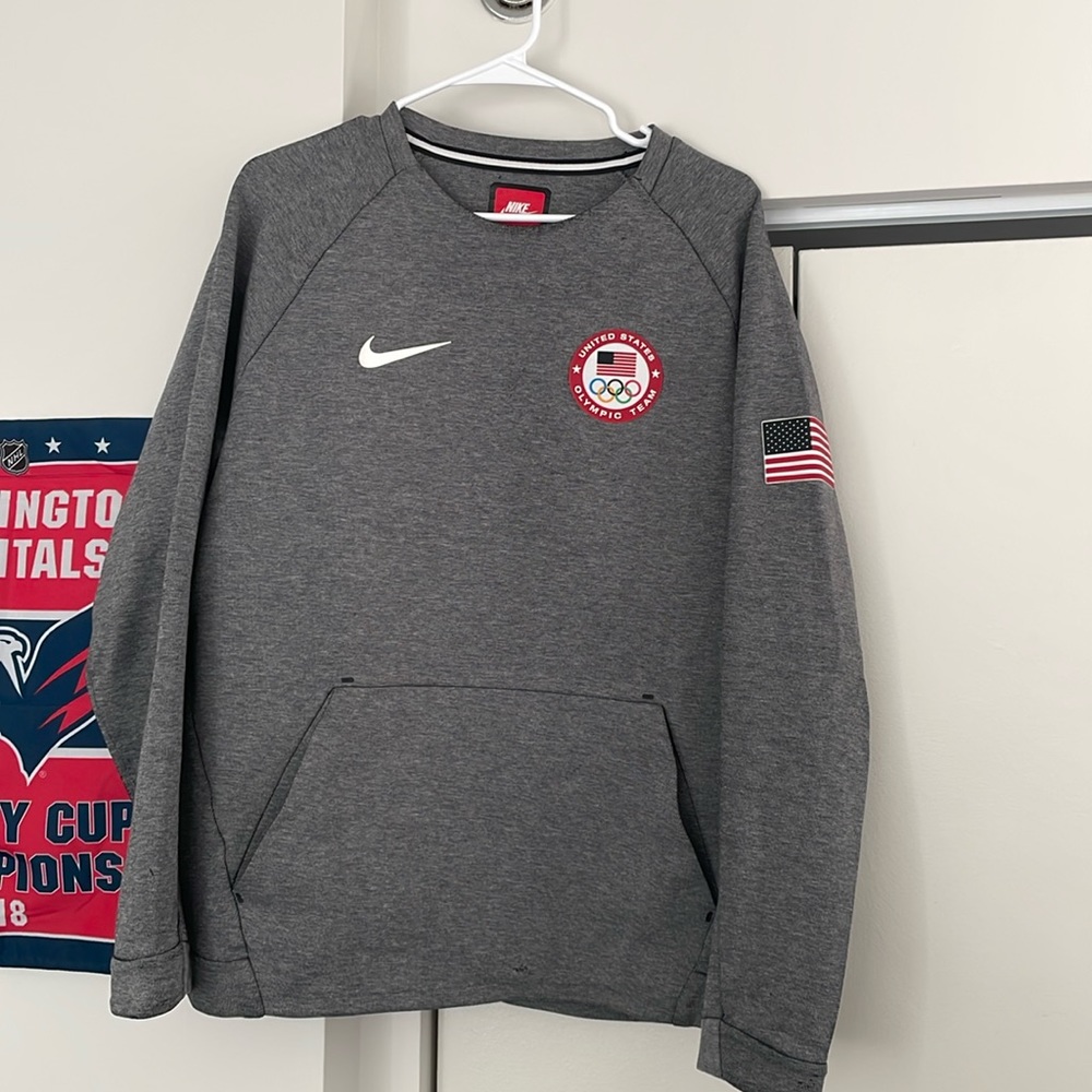 Sz L official team USA Nike crew neck
